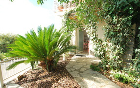 Вилла на курорте в Пьетра Лигуре, Италия