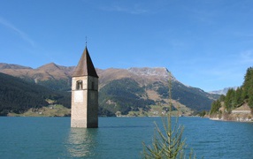 Италия часовня в море