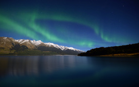 Aurora borealis over Lake Wakatipu, New Zealand