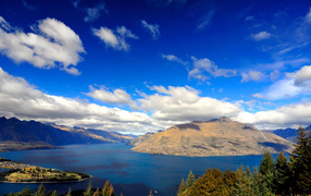 Озеро Уакатипу в Новой Зеландии