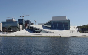 Здание оперы в Осло