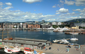 Корабли в гавани в Осло