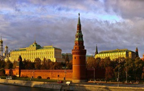 Кремль в лучах солнца