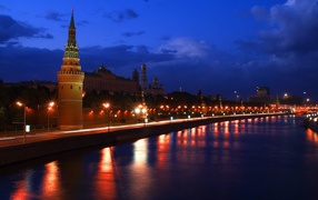 Night at the Kremlin embankment