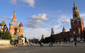 Walk by the Kremlin