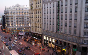 Оживленная улица в Мадриде