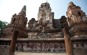 Ancient temple at the resort Lopburi, Thailand