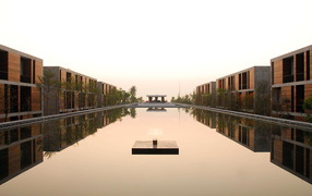 Канал между домами на курорте Ча Ам, Таиланд