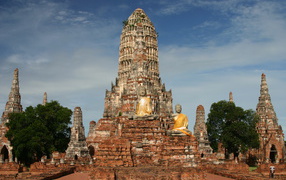 Temple complex in the resort of Ayuthaya, Thailand