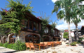 Уютное кафе в Кушадасы, Турция