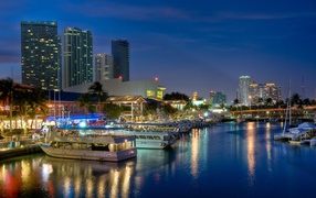 Лодки у причала в Майами