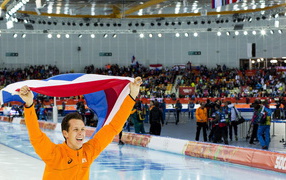 Обладатель золотой медали в дисциплине скоростной бег на коньках Стефан Грот Хейс из Нидерландов