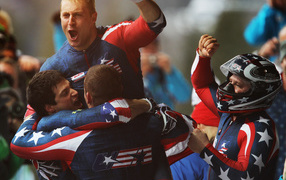 Стивен Холкомб американский бобслеист 