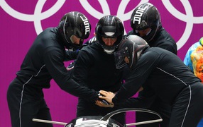 Американский бобслеист Стивен Холкомб обладатель двух бронзовых медалей