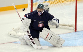 Американская хоккеистка на воротах на Олимпиаде в Сочи
