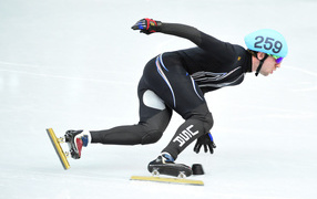 Американский шорт-трекист Крис Кревелинг на олимпиаде в Сочи