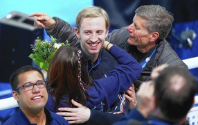 Американский шорт-трекист Крис Кревелинг обладатель серебряной медали