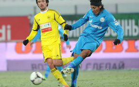 Расим Тагирбеков защитник Анжи на поле