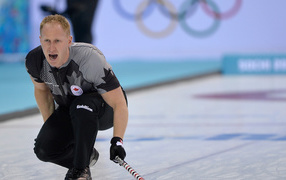 На олимпиаде в Сочи обладатели золотой медали в дисциплине керлинг мужская сборная Канады в 2014 году