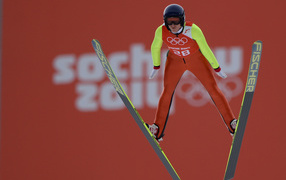 Австрийская прыгунья с трамплина Даниэла Ирашко обладательница серебряной медали