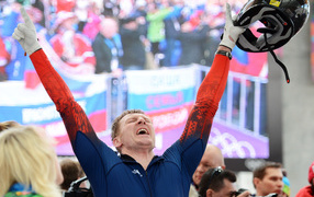 Обладатели золотой медали бобслеисты на олимпиаде в Сочи из России