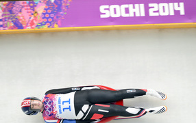 Обладательница бронзовой медали американская саночница Эрин Хэмлин на олимпиаде в Сочи