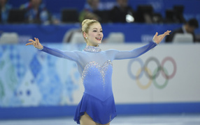 Обладательница бронзовой медали американская фигуристка Грейси Голд на олимпиаде в Сочи