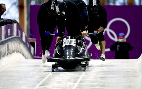 Обладатель бронзовой медали в дисциплине бобслей Крис Фогт на олимпиаде в Сочи