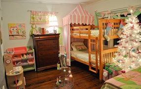 Двухэтажная кровать в детской