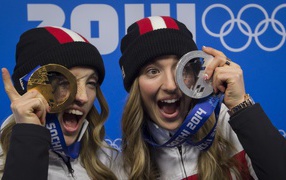 Канадская фристайлистка  Хлоя Дюфур-Лапуант обладательница серебряной медали