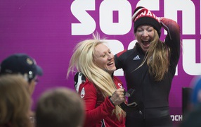 Обладательница золотой медали канадская бобслеистка Кейли Хамфрис на олимпиаде в Сочи