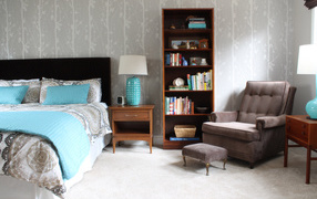 Кресло в спальне