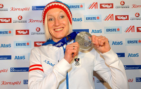 Даниэла Ирашко австрийская прыгунья с трамплина серебряная медаль в Сочи 2014 год