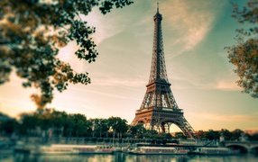 Deserted Paris and the Eiffel Tower