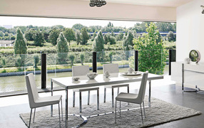 Столовая на балконе