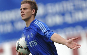 Dynamo striker Alexander Kokorin ball