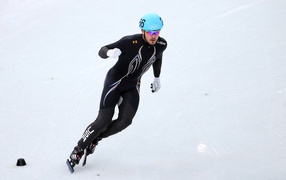 Эдуардо Алварез американский шорт-трекист серебряная медаль