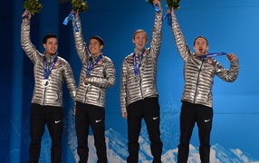 Эдуардо Алварез американский шорт-трекист серебряная медаль в Сочи 2014 год