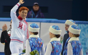 Обладатель золотой и бронзовой медали российский шорт-трекист Виктор Ан