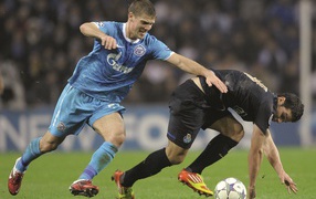 Футболист Игорь Денисов на поле