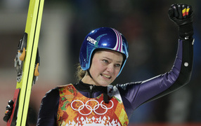 Обладательница золотой медали немецкая спортсменка по прыжкам с трамплина Карина Фогт на олимпиаде в Сочи