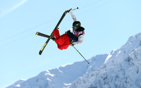 Обладатель золотой медали Джосс Кристенсен американский фристайлист 