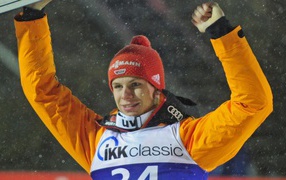 Обладатель золотой медали Андреас Веллингер в дисциплине прыжки на лыжах с трамплина из Германии