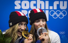 Обладательница золотой медали  Жюстин Дюфур Лапуант