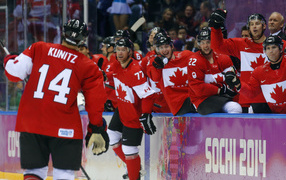 Обладательница золотой медали сборная Канады по хоккею