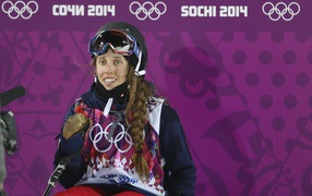 Обладательница золотой медали в дисциплине фристайл Мэдди Боумэн из США