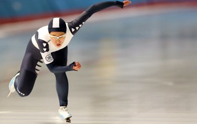 Обладательница золотой медали в дисциплине скоростной бег на коньках Санг-Хва Ли из Южной Кореи
