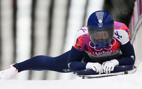 Обладательница золотой медали в дисциплине скелетон Элизабет Ярнольд из Соединенного  Королевства 