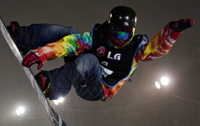 Обладатель золотой медали французский сноубордист Пьер Вольтье 