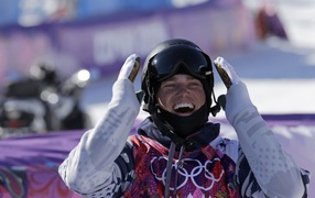 Гас Кенуорти американский фристайлист обладатель серебряной медали в Сочи